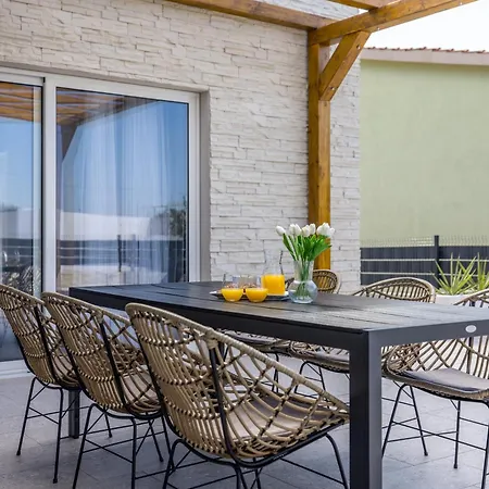 Teuta Villa Kastel Stari